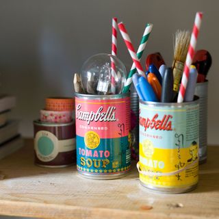 holders with bulb pens and brush