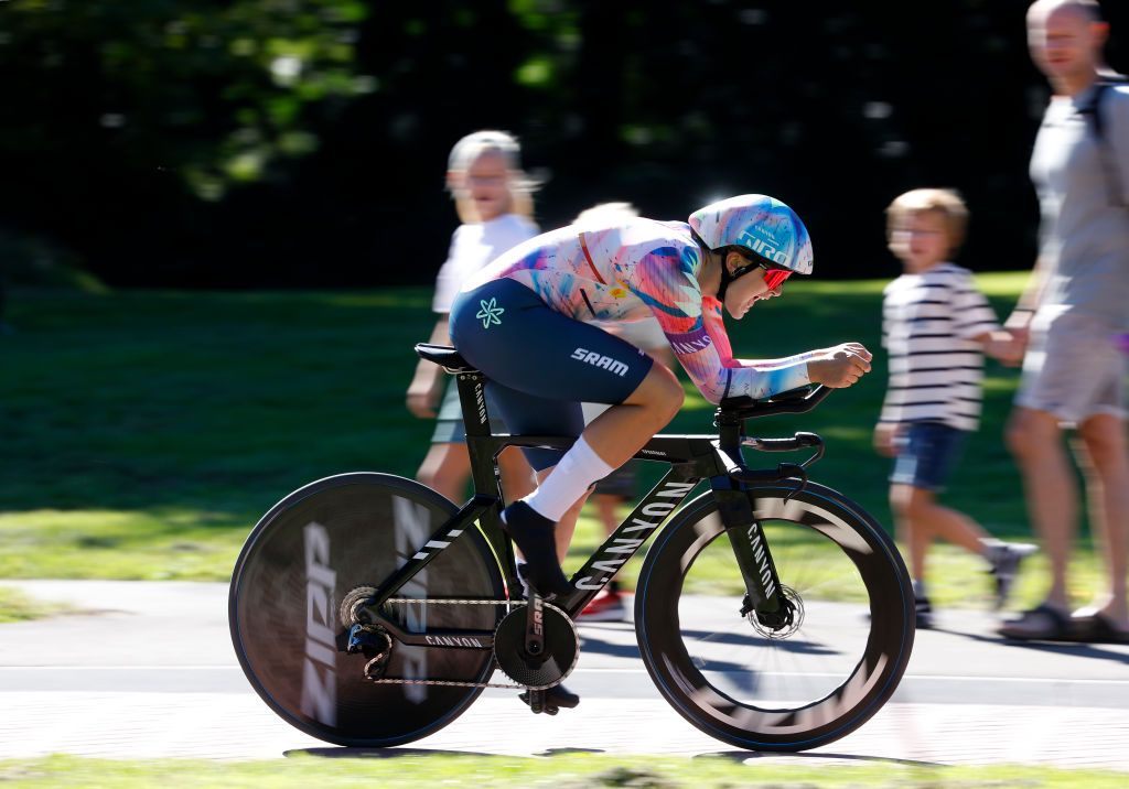 EDE NETHERLANDS SEPTEMBER 05 Zoe Backstedt of The United Kingdom and Team CanyonSram Racing sprints during the 25th Simac Ladies Tour 2023 Prologue a 24km individual time trial stage from Ede to Ede UCIWWT on September 05 2023 in Ede Netherlands Photo by Bas CzerwinskiGetty Images