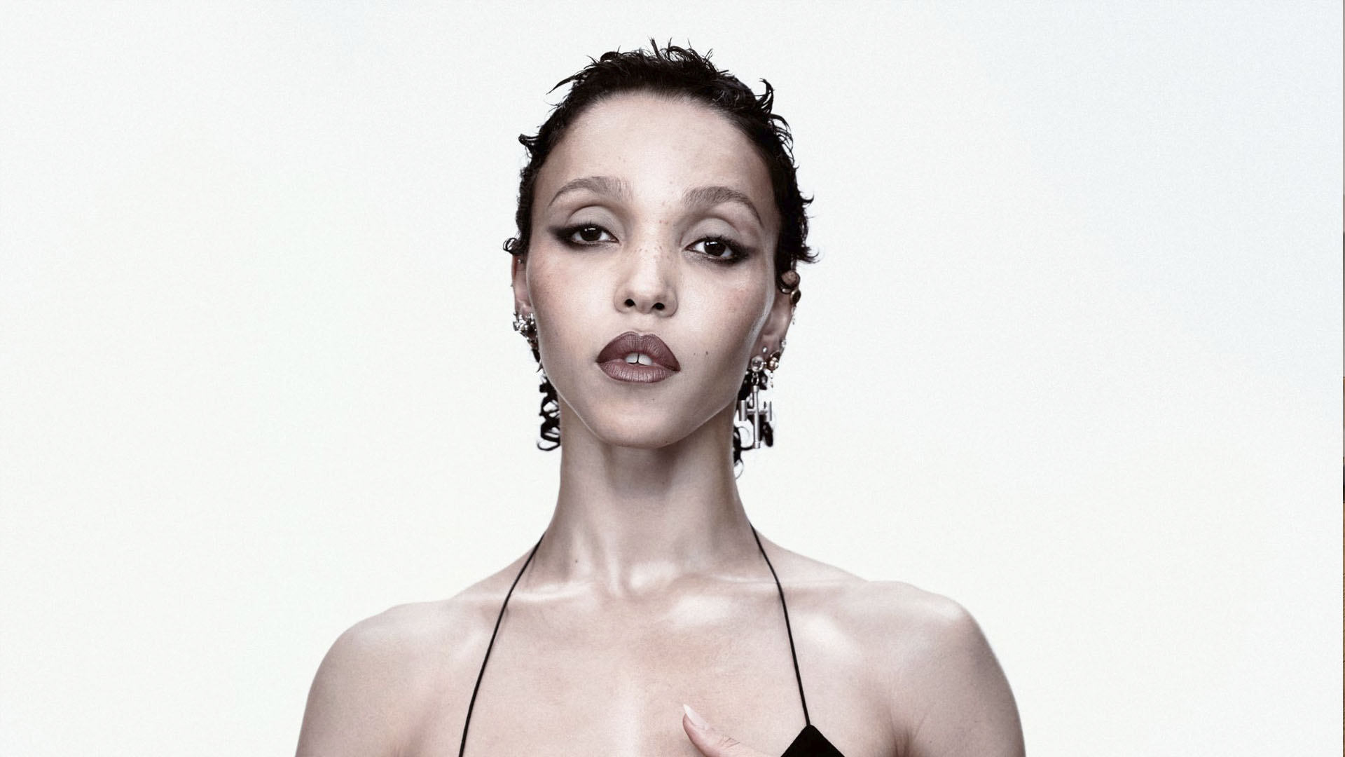 A photo of FKA Twigs.