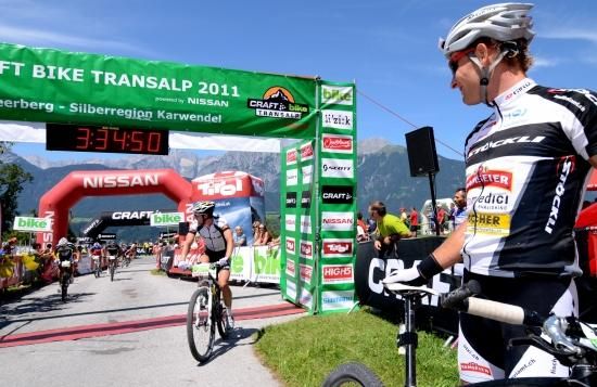 Stage 1 winners Urs Huber and Konny Looser