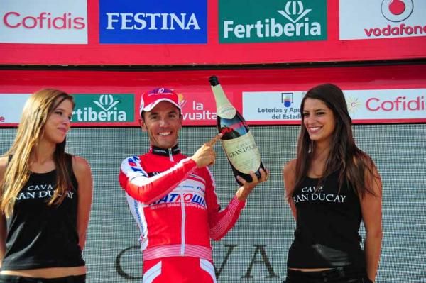Joaquim Rodr&iacute;guez (Katusha) in red