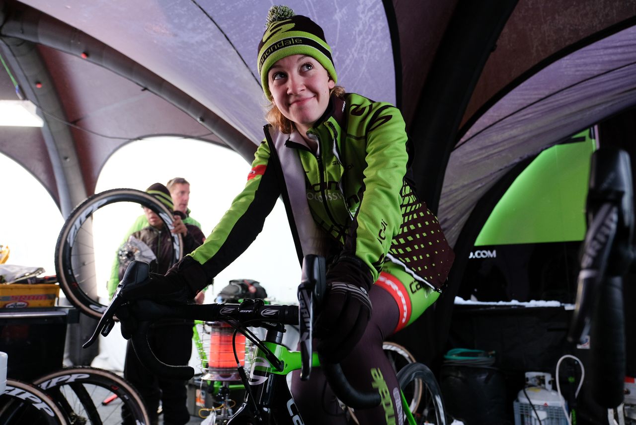 Emma White (Cannondale) warming up in the Cannondale tent