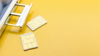 How do dual SIM card phones work?