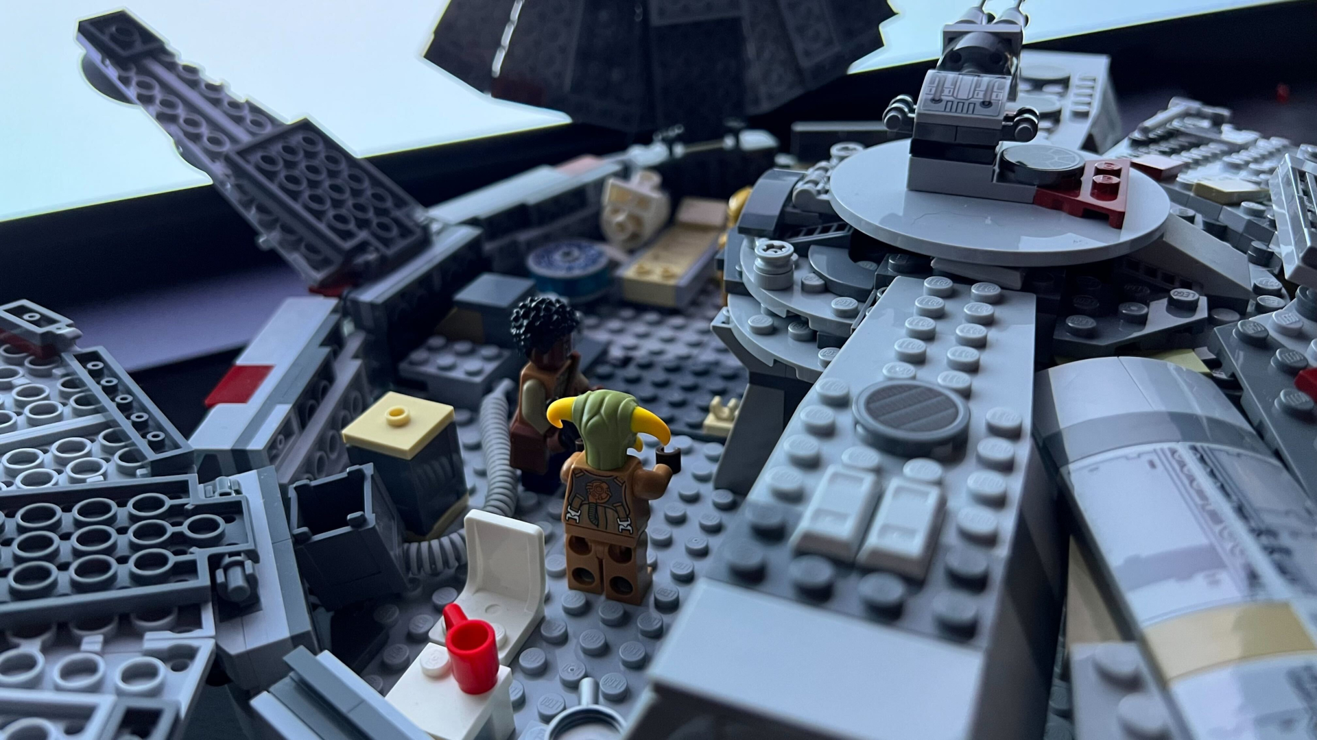 Lego Star Wars Millennium Falcon _inside cockpit 2