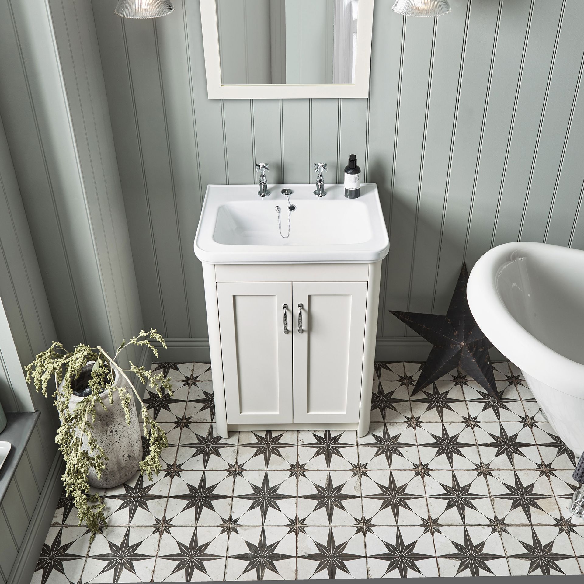9 small bathroom flooring ideas to make a space feel bigger | Ideal Home