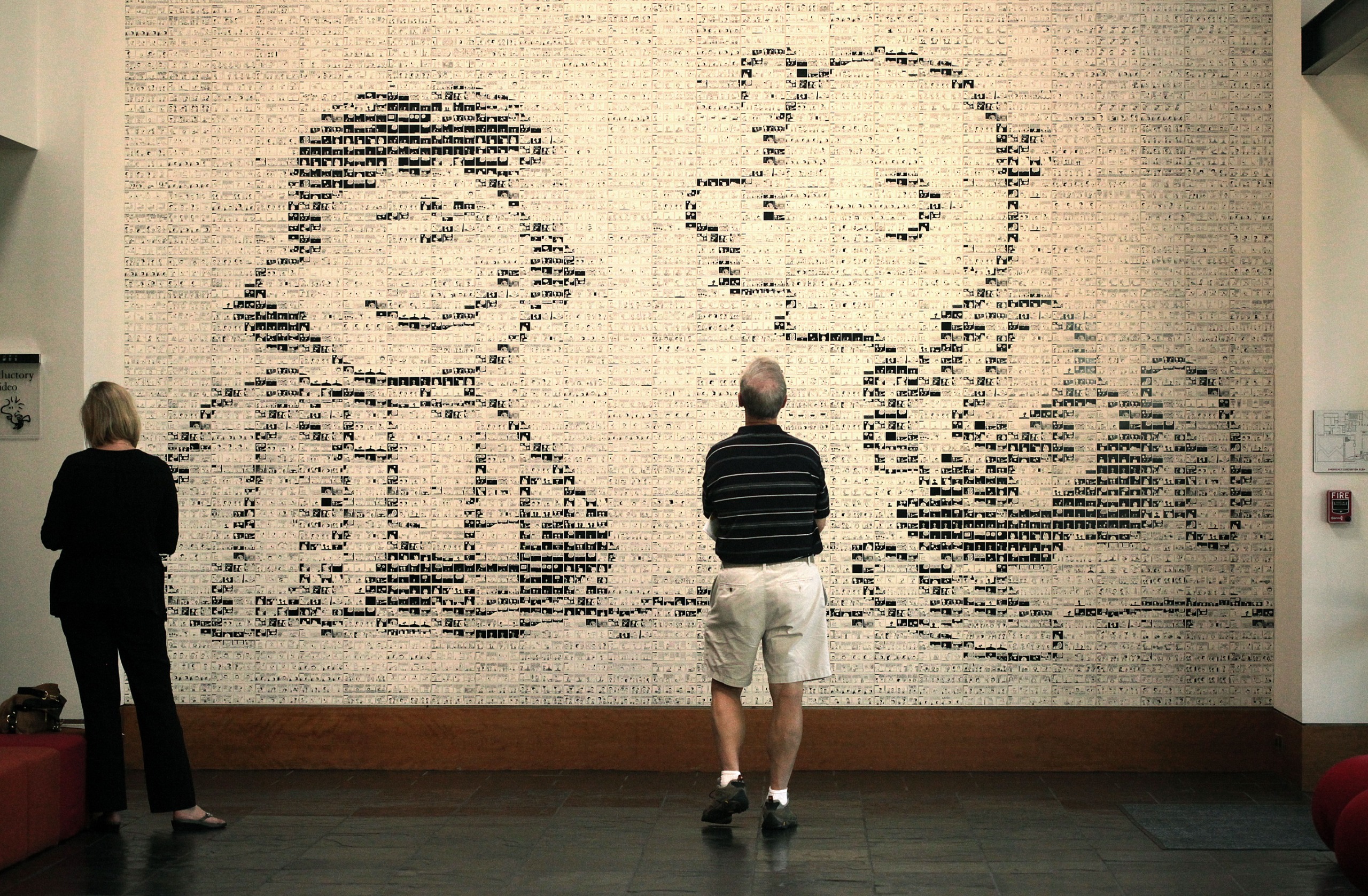 A tile artwork of Charlie Brown and Lucy at the Charles M. Schulz Museum