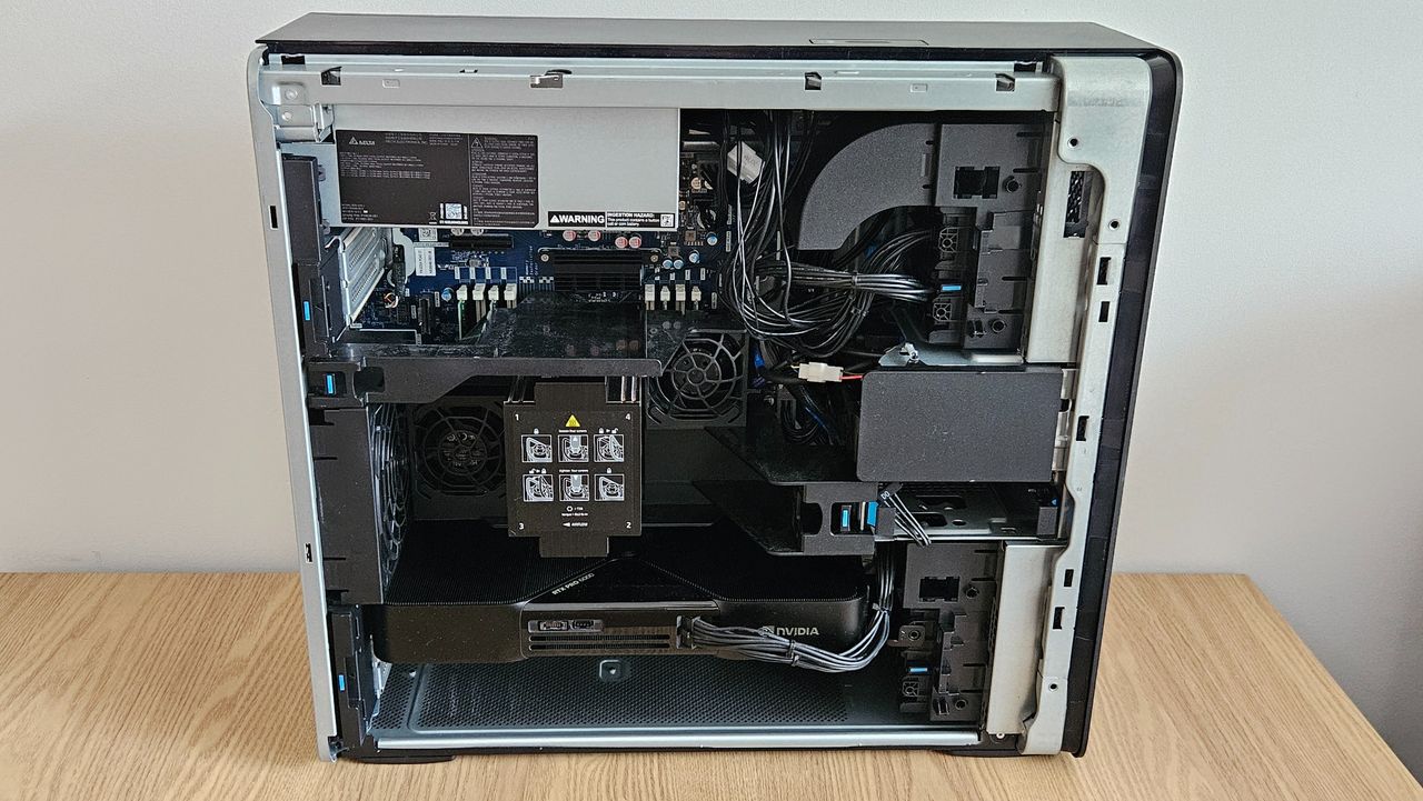 The HP Z4 G6i Workstation on a desk
