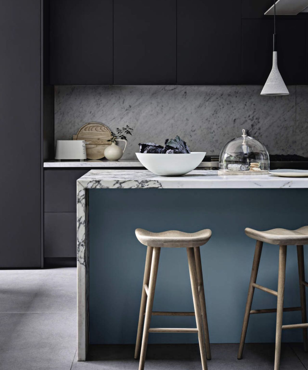 What colors go with dark gray? 7 color combinations we love Homes