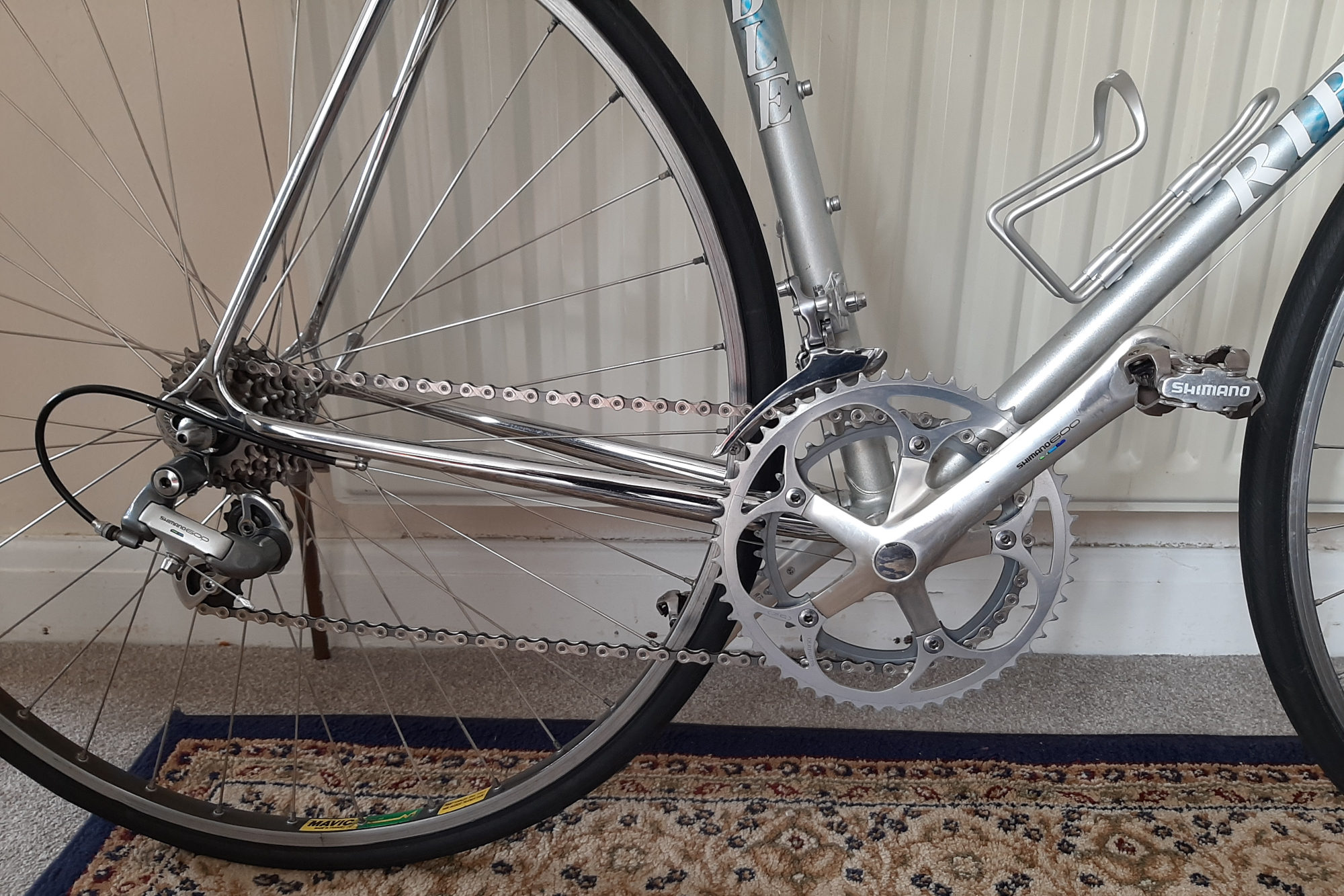 A Shimano 600 chainset cleaned and restored