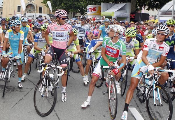 Alberto Contador lines up at the start