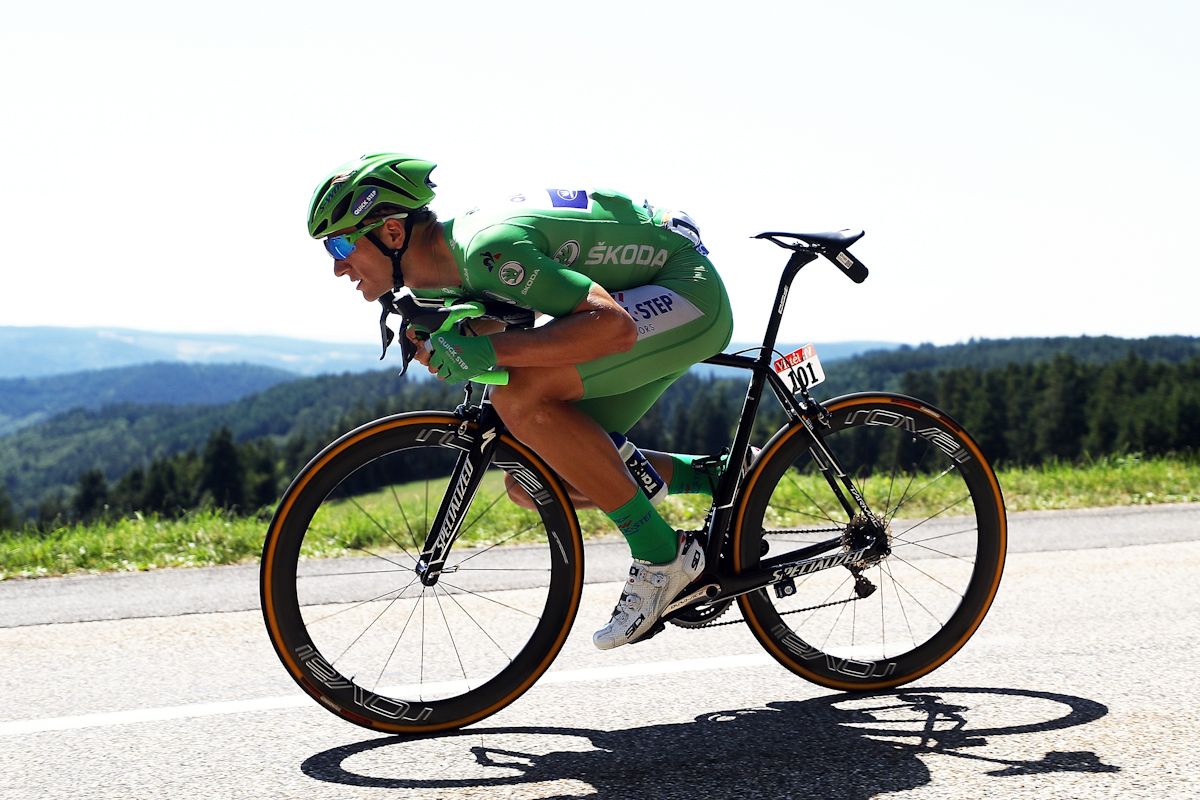Marcel Kittel chased after the early climbs but was unable to regain the peloton before the stage 16 finish.