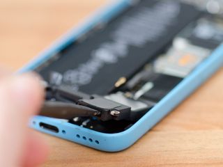 How to replace the loud speaker in an iPhone 5c