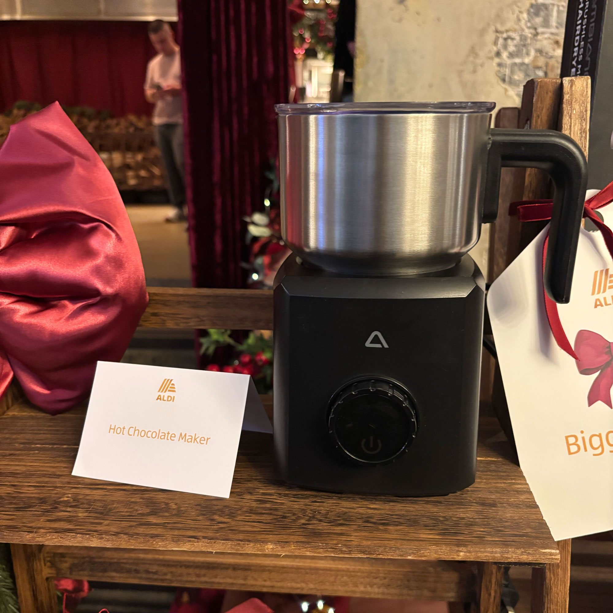 Hot chocolate maker