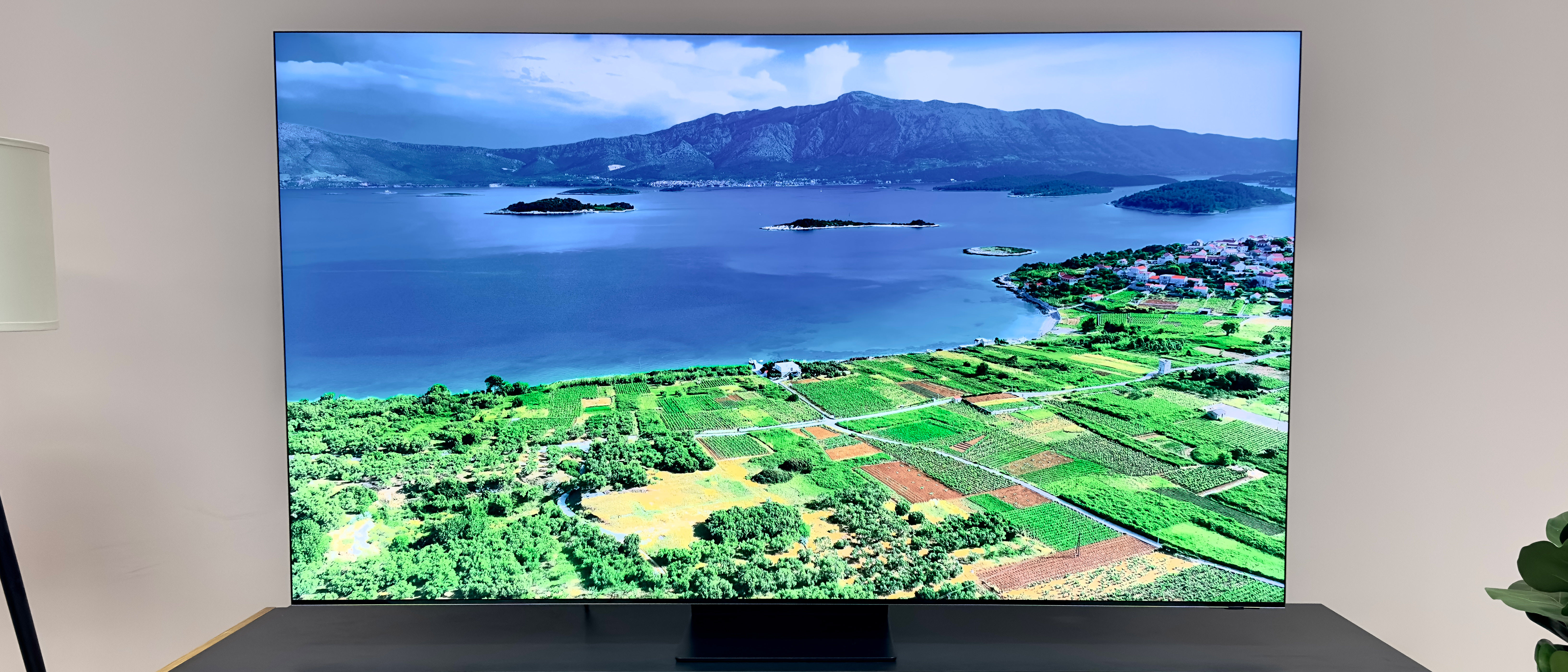 Samsung's new 98-inch 8K mini-LED makes 8K TVs finally make sense