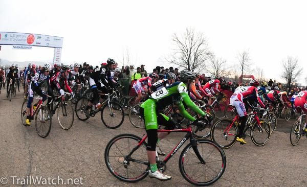 The men's start was chaotic.