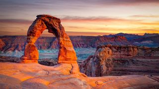Delicate Arch in Arches National Park in Utah at sunset