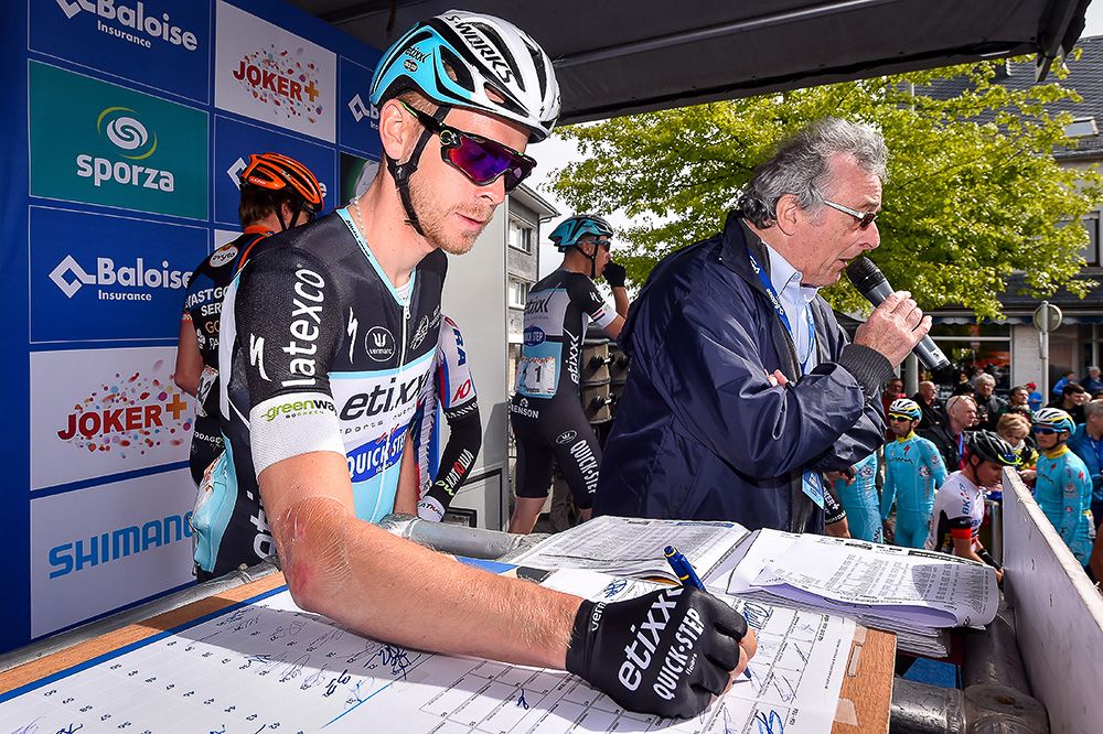 Sign in time for the riders before the final stage in Belgium.