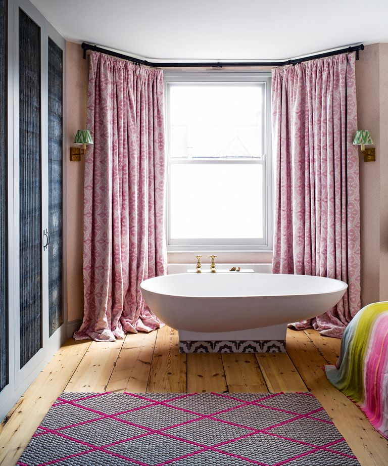 Bathroom curtain ideas: 10 elegant washroom drapery styles | Homes and ...