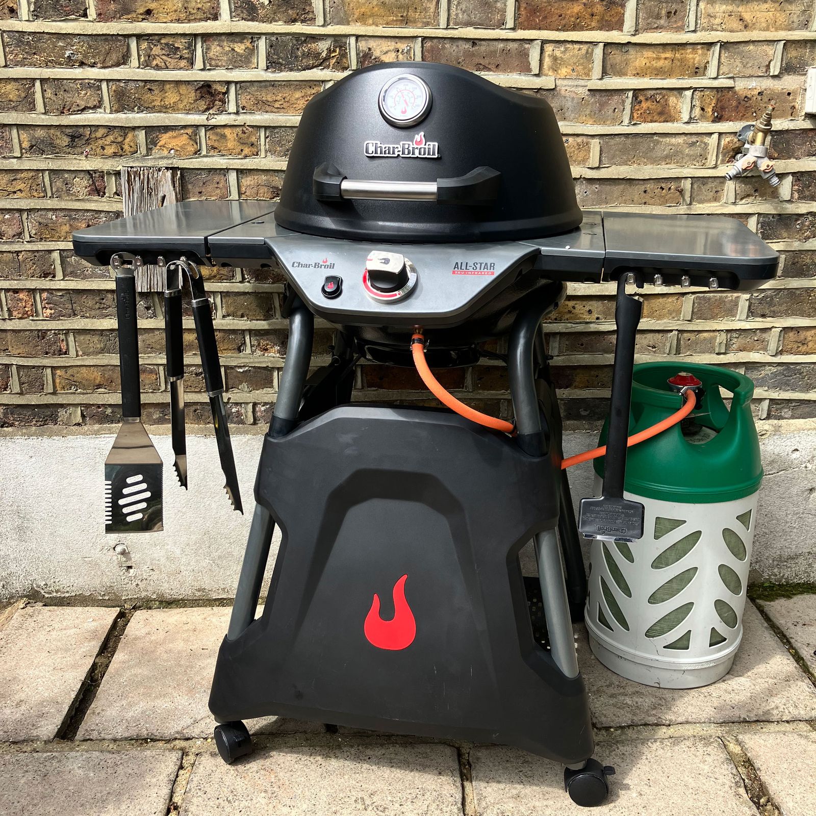 Char-Broil All Star Gas BBQ Review : A Speedy Grill For Smaller ...