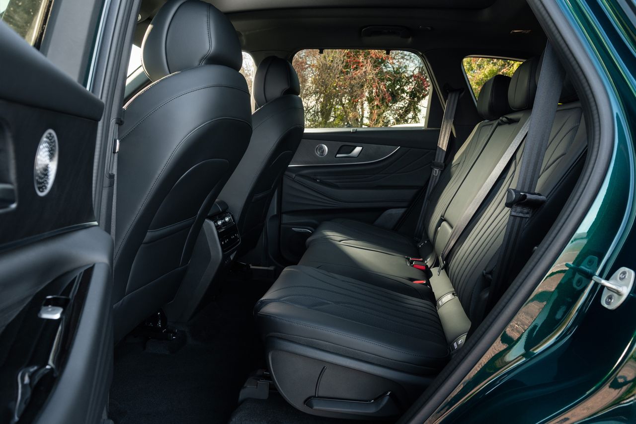 Exterior and interior of chery Tiggo 9