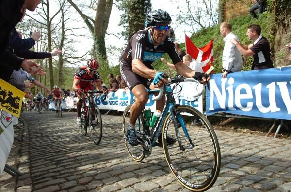 Juan Antonio Flecha (Sky) pushing the pace on the climb