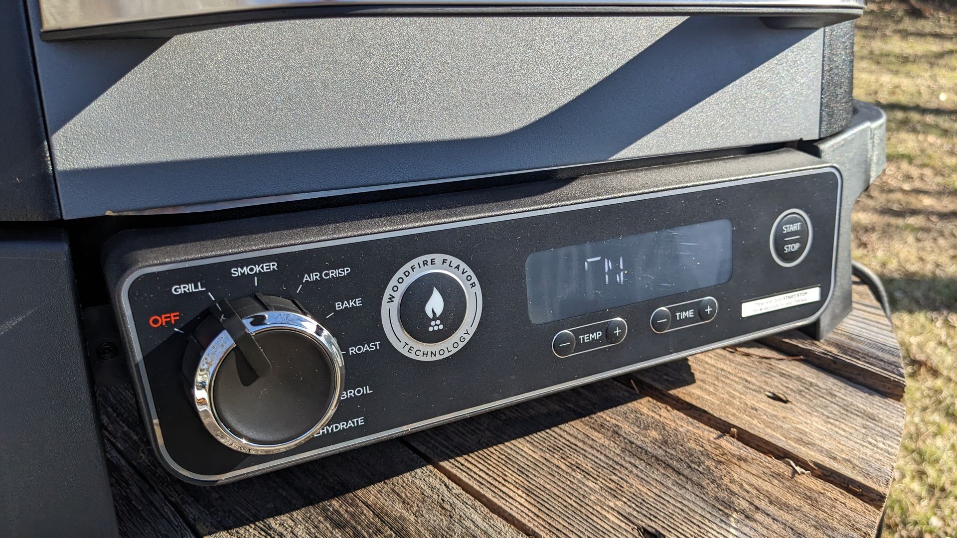 Ninja Woodfire Outdoor Grill buttons