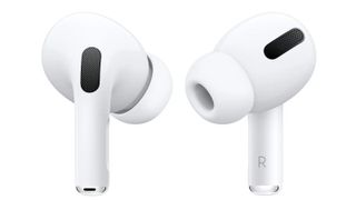 Apple AirPods Pro mot en hvit bakgrunn.