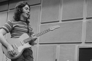 Rory Gallagher plays a Silvertone 1323 in the studio in 1973.