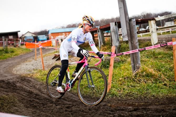 Ayako Toyooka (Panasonic Ladies) rides to the win in Nobeyama