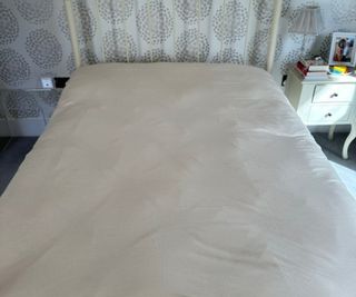 Shleep Luxury Merino Wool Fitted Sheet on a mattress.