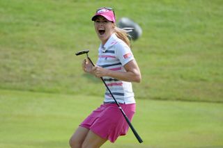 Paula Creamer drains it from down town to win the 2014 HSBC Women's Champions in extraordinary fashion