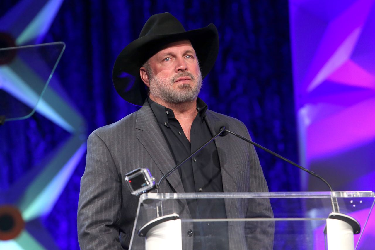 Garth Brooks.