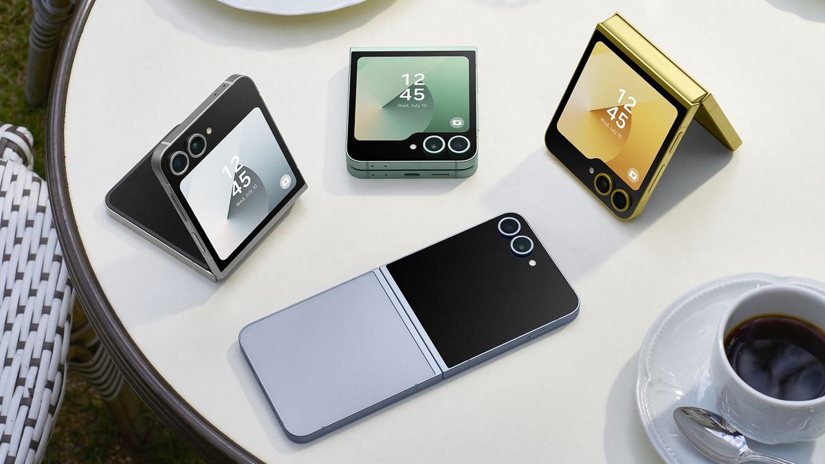 首款折叠 iPhone 或将沿用 Galaxy Z Flip 6 的设计，但预计不会早于 2026 年