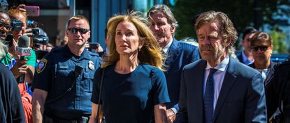 Operation Varsity Blues - Felicity Huffman arrives with her husband William H. Macy at John Joseph Moakley US Courthouse in Boston