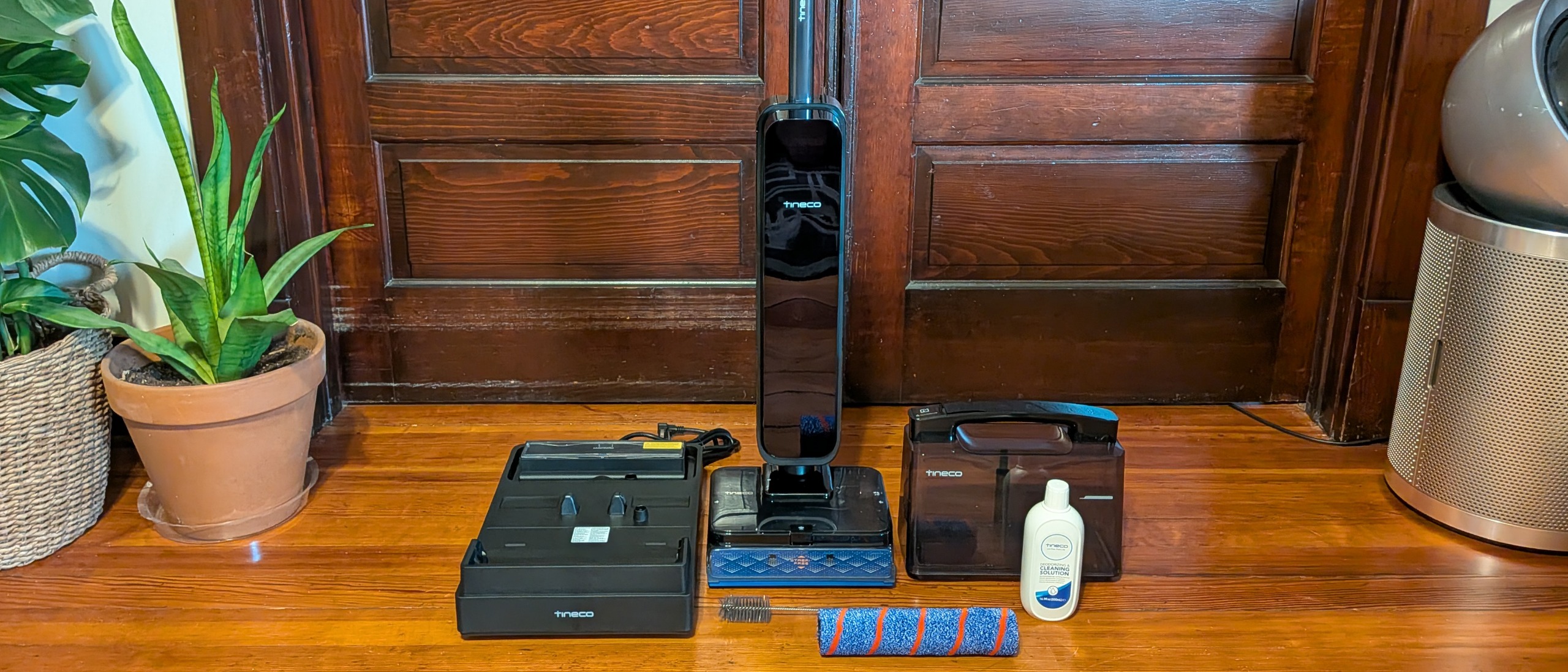 Tineco Floor ONE Station S9 Scientist Pro wet and dry vacuum cleaner with accessories