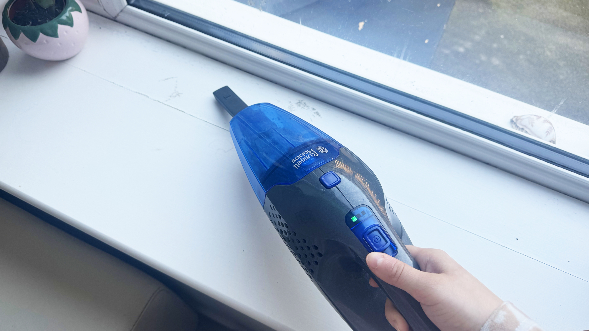 Windowsill vacuuming