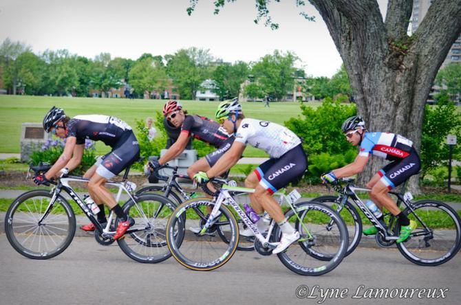 The chase group has now connected with the break