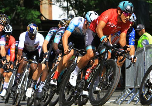 Images from the 2022 Harlem Skyscraper Cycling Classic