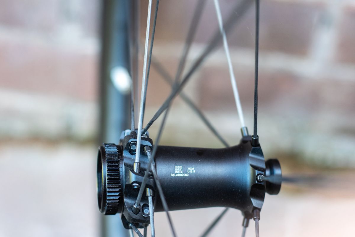 A Vision Metron RS front hub