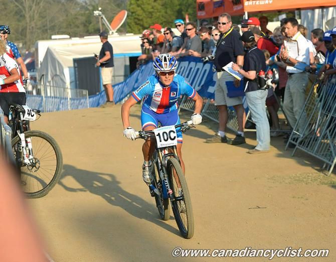 Katerina Nash (Czech Republic) heads out