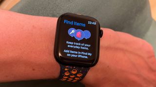 Apple Watch Series 9 rundt et håndledd