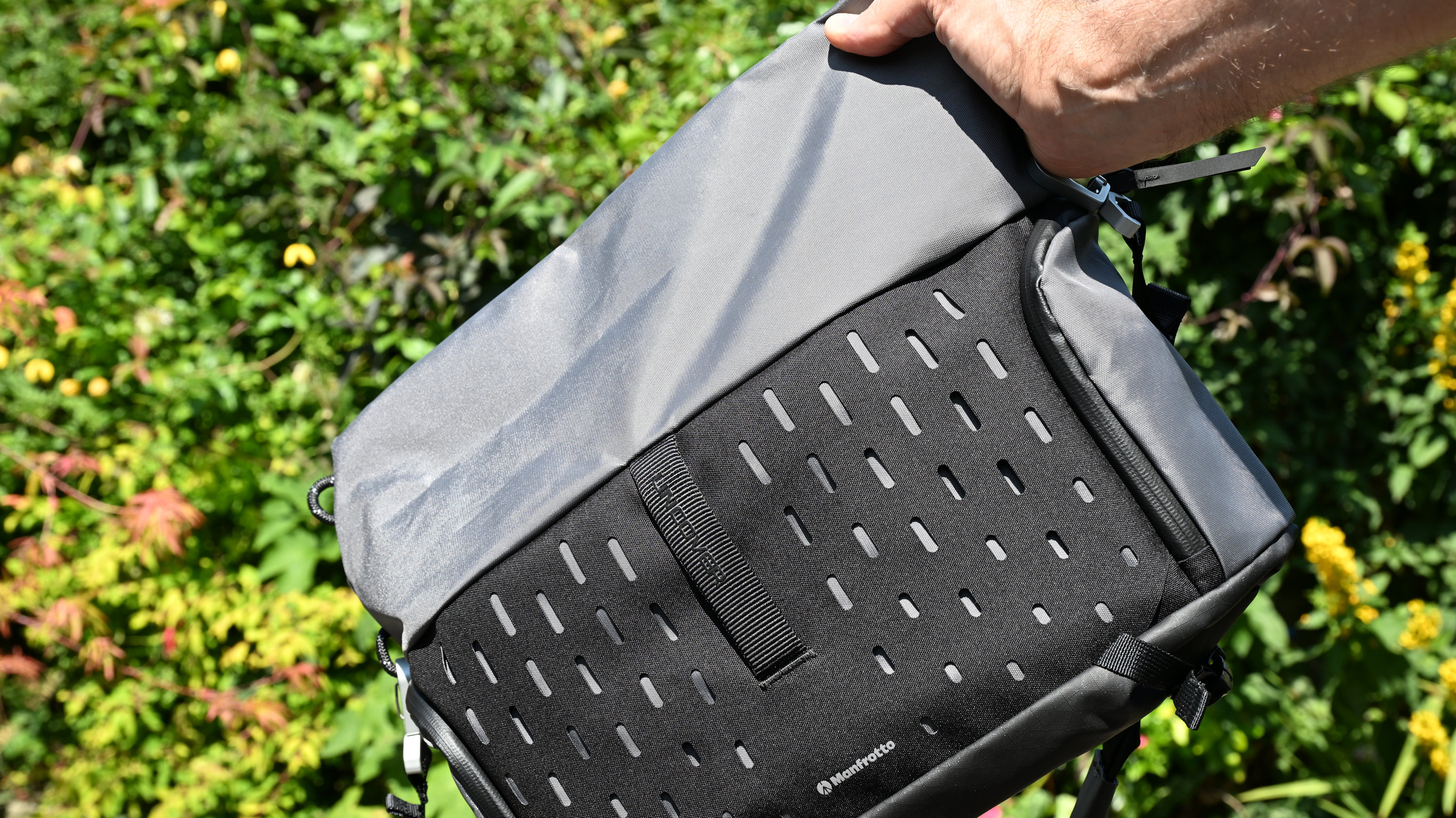 Manfrotto Uncover Messenger / Sling product image