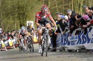 Matti Breschel (Saxo Bank) forces the pace on the Kemmel