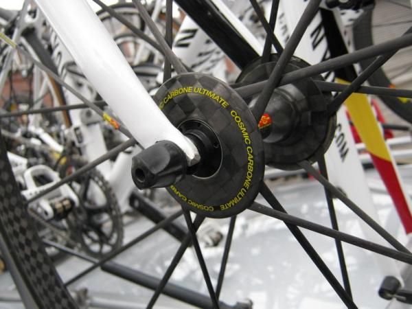 A detail of Philippe Gilbert's Mavic wheels