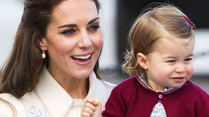 Hair, Child, Facial expression, People, Nose, Smile, Hairstyle, Cheek, Chin, Forehead,
