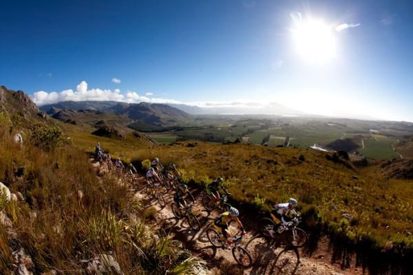 Leaders make their way over Groenlandberg Mountains