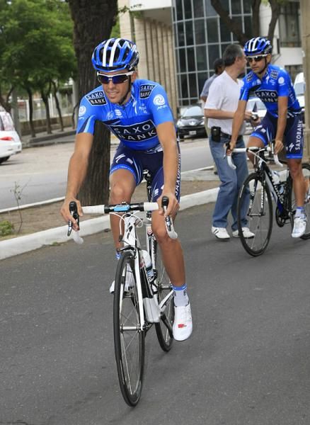 Alberto Contador heads out to train with his Saxo Bank teammates