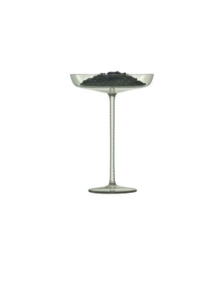 pedestal dish