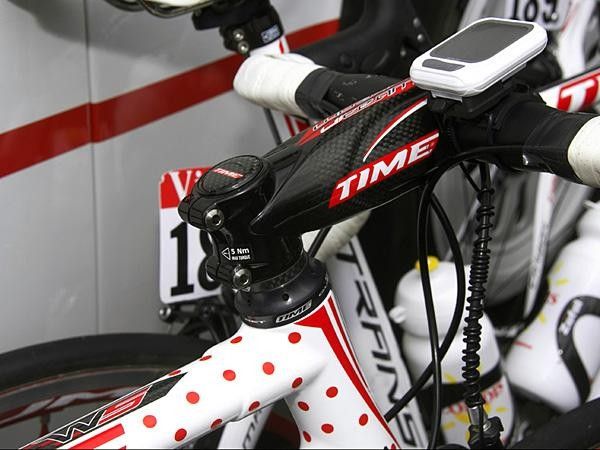 Time's headset requires no compression plug to preload the bearings.