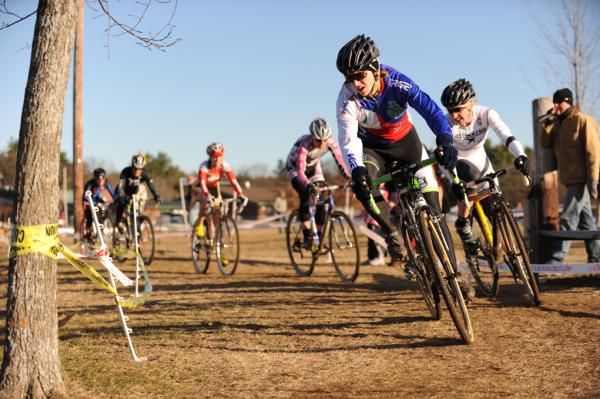 Sally Annis (crossresults.com p/b JRA Cycles) dives into a corner.
